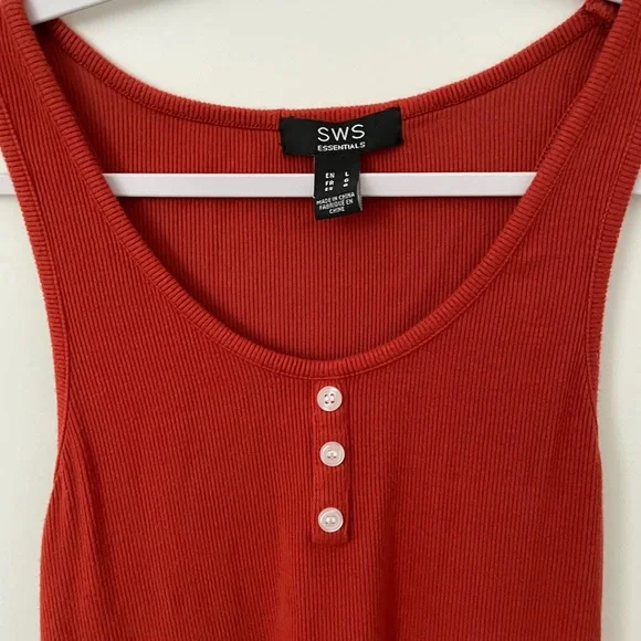 SWS Essentials Rust Orange Button Tank Top - Picture 4 of 5